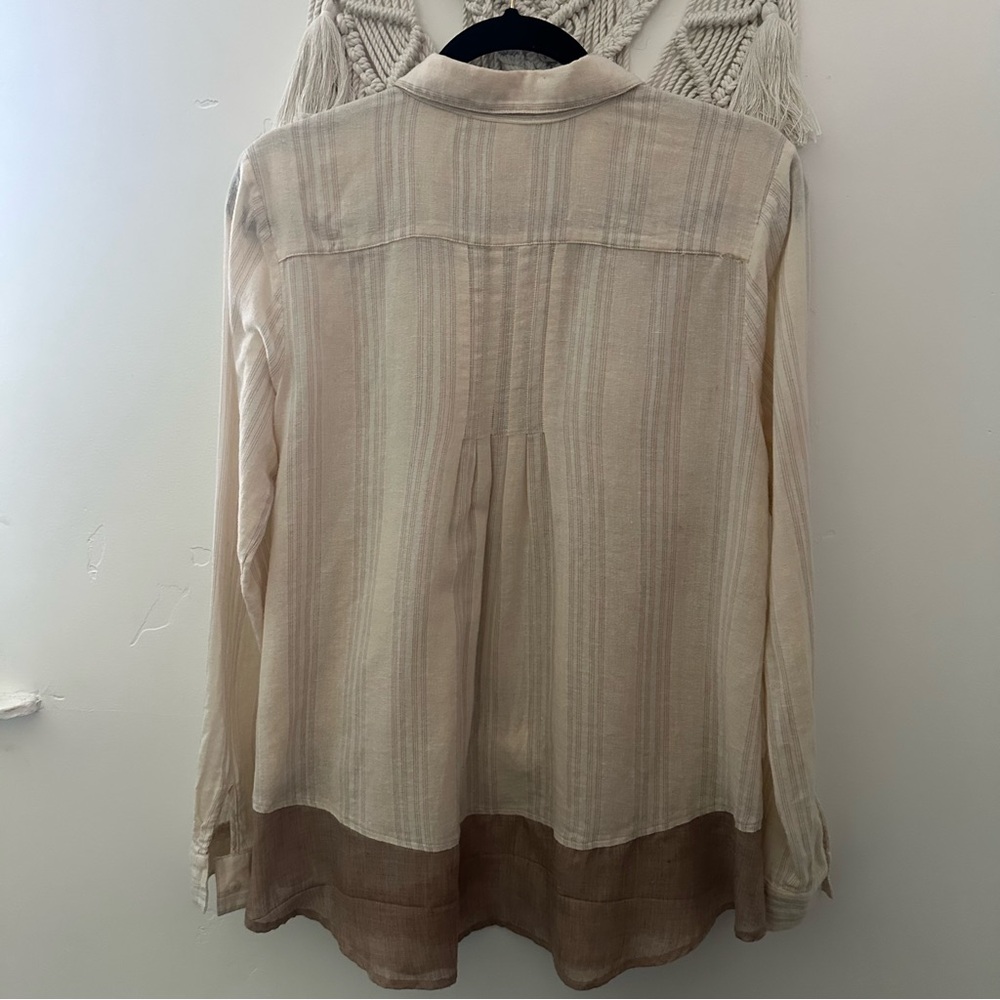 We the free | button top - Picture 5 of 6